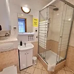 Aparthouse Center - 5 Min Rynek & Pkp - Self Check-in 24h Lägenhet Katowice