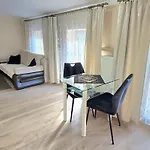 Aparthouse Center - 5 Min Rynek & Pkp - Self Check-in 24h * 카토비체