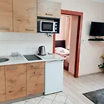 Aparthouse Center - 5 Min Rynek & Pkp - Self Check-in 24h * 카토비체