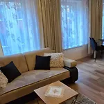 Aparthouse Center - 5 Min Rynek & Pkp - Self Check-in 24h 카토비체