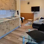 Aparthouse Center - 5 Min Rynek & Pkp - Self Check-in 24h דירה