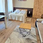 아파트 Aparthouse Center - 5 Min Rynek & Pkp - Self Check-in 24h *