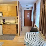 Aparthouse Center - 5 Min Rynek & Pkp - Self Check-in 24h