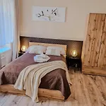 Aparthouse Center - 5 Min Rynek & Pkp - Self Check-in 24h 아파트 *