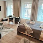 Aparthouse Center - 5 Min Rynek & Pkp - Self Check-in 24h شقة