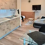 شقة Aparthouse Center - 5 Min Rynek & Pkp - Self Check-in 24h كاتوفيتسه