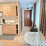 شقة Aparthouse Center - 5 Min Rynek & Pkp - Self Check-in 24h كاتوفيتسه