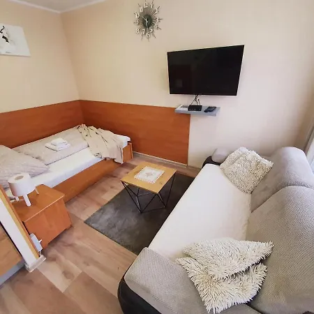 Aparthouse Centrum - In The Center Near The Train Station Διαμέρισμα *