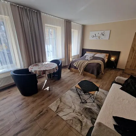 Apartment Aparthouse Centrum - In The Center Near The Train Station *