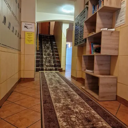 Aparthouse Centrum - In The Center Near The Train Station