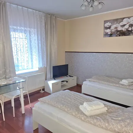 Aparthouse Centrum - In The Center Near The Train Station Διαμέρισμα *