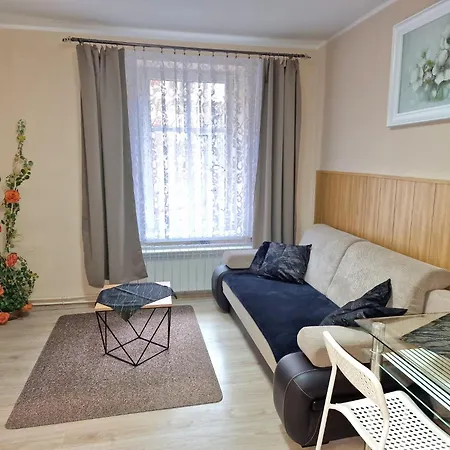 Aparthouse Centrum - In The Center Near The Train Station Katowice
