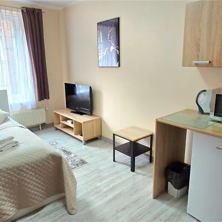 Apartamento Aparthouse Centrum - In The Center Near The Train Station *