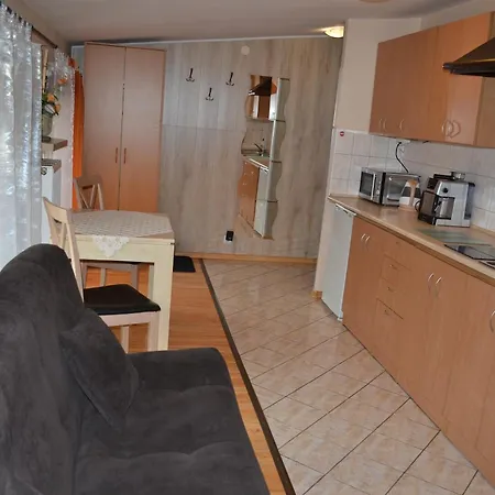 Aparthouse Centrum - In The Center Near The Train Station קטוביץ