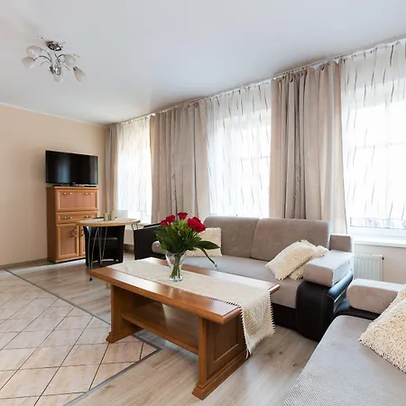 Aparthouse Centrum - In The Center Near The Train Station *