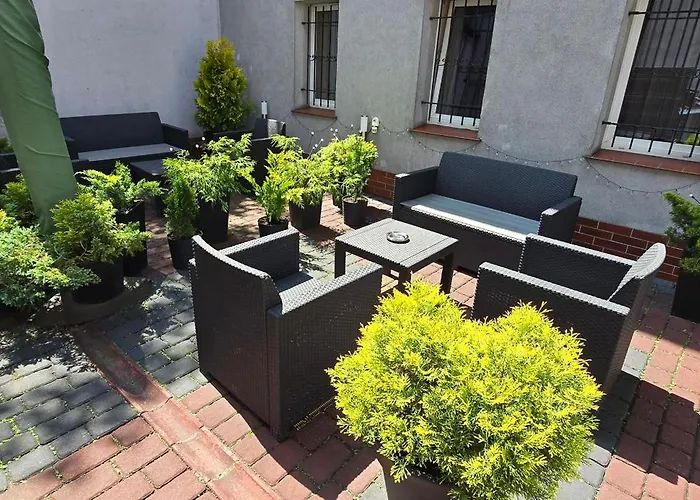 Aparthouse Centrum - In The Center Near The Train Station Апартаменты *