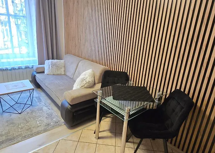 Aparthouse Centrum - In The Center Near The Train Station Katowice